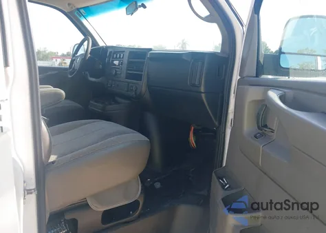 2015 Chevrolet Express 2500 Work Van z USA, uszkodzony, nr VIN 1GCWGFCF1F1278899